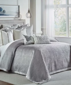 Cloud9d Amani Grey Quilt Set (2 Sizes) BEDDING