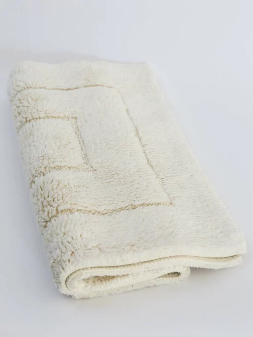 Inspire Me! Home Decor BATHROOM Oversized Ivory Bath Rug