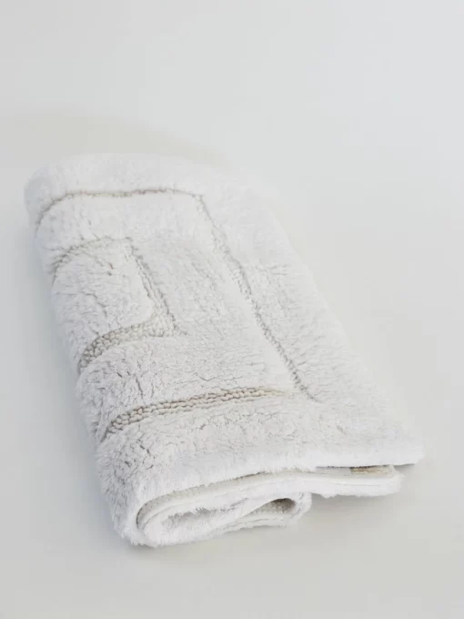 Inspire Me! Home Decor White Bath Rug