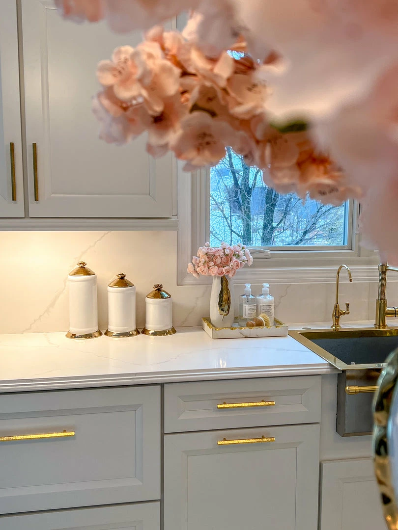 Inspire Me! Home Decor White Ceramic Jars With Gold Flower Lid (3 Sizes) 8 Inspire Me! Home Decor White Ceramic Jars With Gold Flower Lid (3 Sizes)