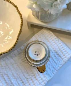 Inspire Me! Home Decor 4 Piece White With Gold Trim Measuring Cups