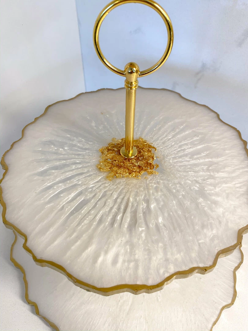 Inspire Me! Home Decor Gold Leaf And White Resin 2 Tier Cake Stand 4 Inspire Me! Home Decor Gold Leaf And White Resin 2 Tier Cake Stand