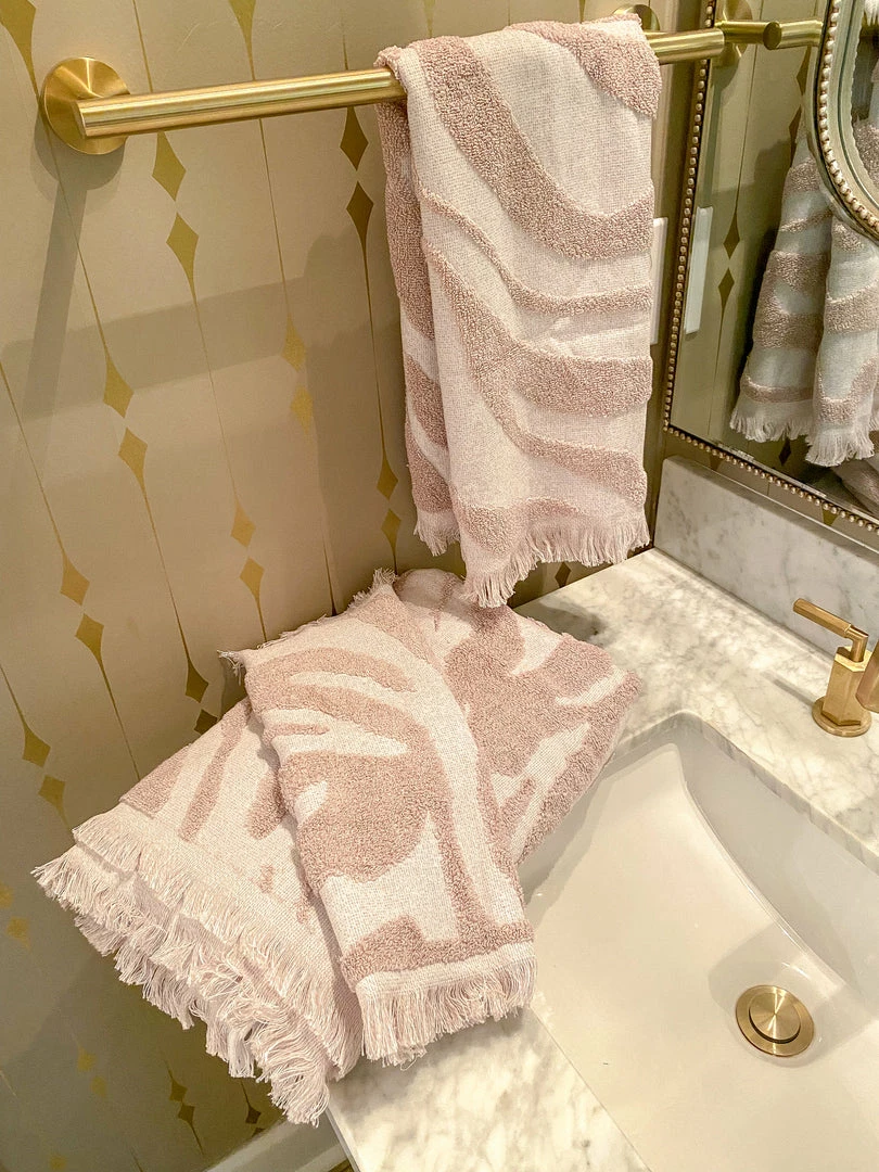 Inspire Me! Home Decor Blush Pink Heathered Stripe Towel (3 Sizes) 3 Inspire Me! Home Decor Blush Pink Heathered Stripe Towel (3 Sizes)