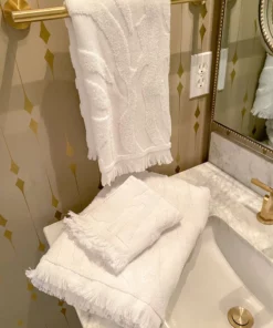 Inspire Me! Home Decor White Heathered Stripe Towel (3 Sizes)